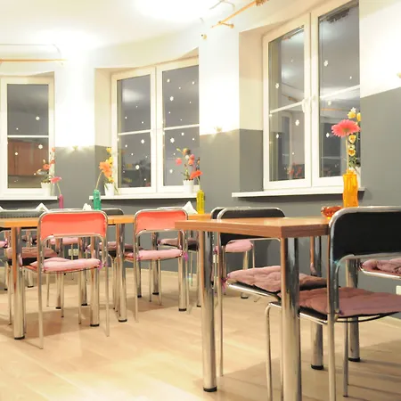 ホステル フリーダム *